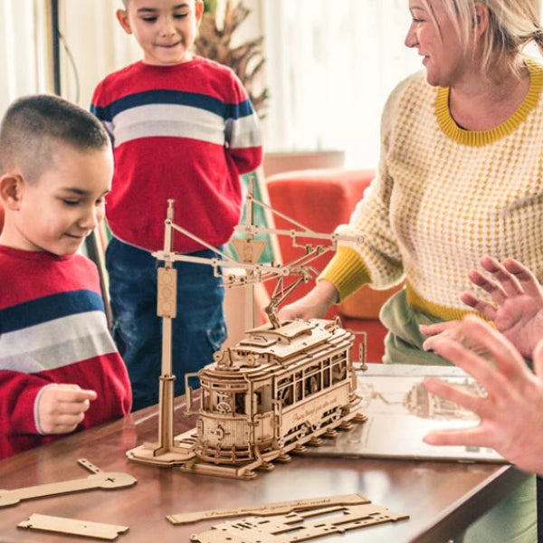 Classic City Tram 3D Wooden Puzzle – Mechanical Gear Drive Model Kit